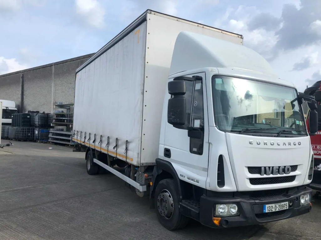 12 T Curtain Truck