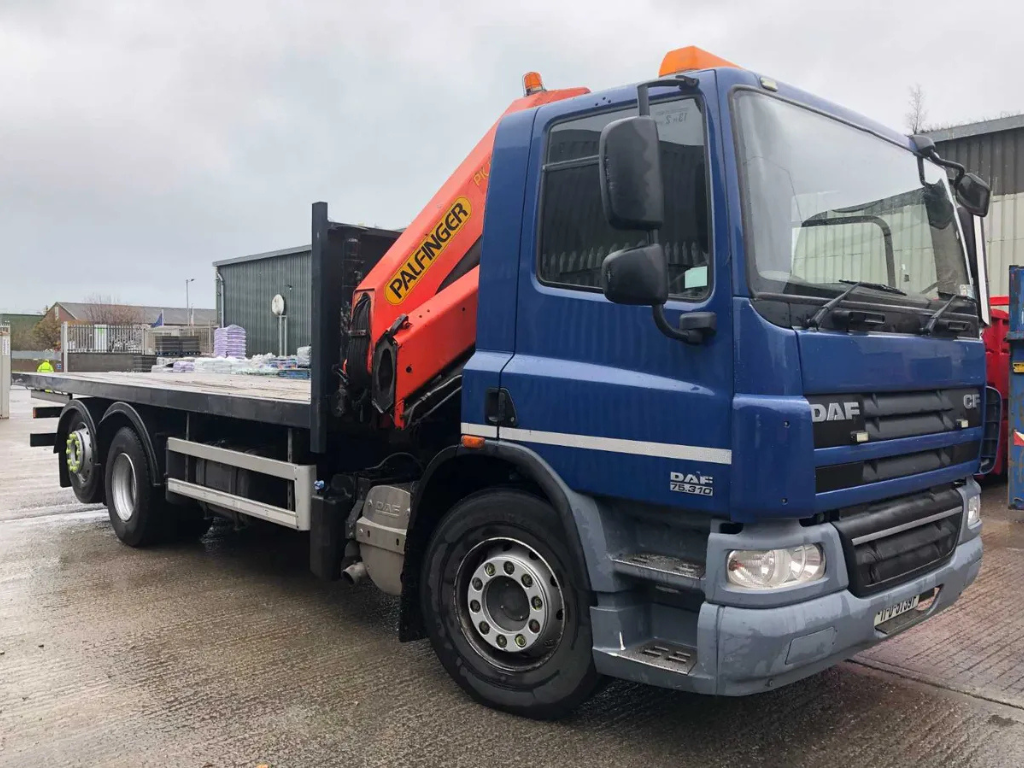 26T Flatbed Truck + 15T Crane